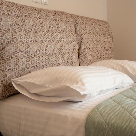 Appartamento Comfy & Stylish Apt In Giannina Esterno foto