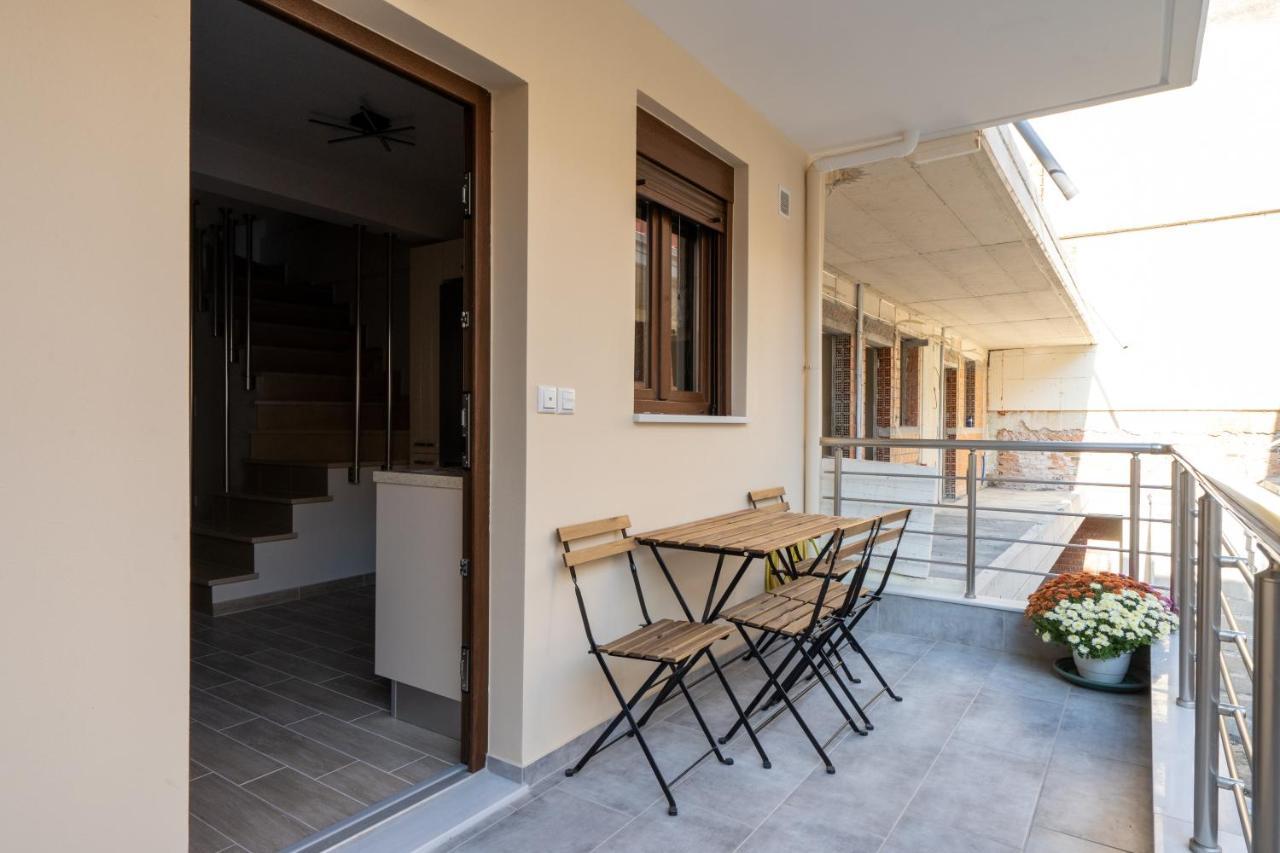 Appartamento Comfy & Stylish Apt In Giannina Esterno foto