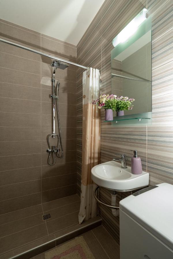 Appartamento Comfy & Stylish Apt In Giannina Esterno foto