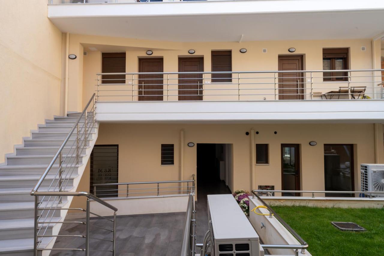 Appartamento Comfy & Stylish Apt In Giannina Esterno foto
